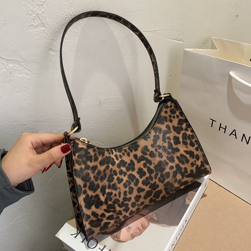 Essential Finds®  A Shoulder Bag